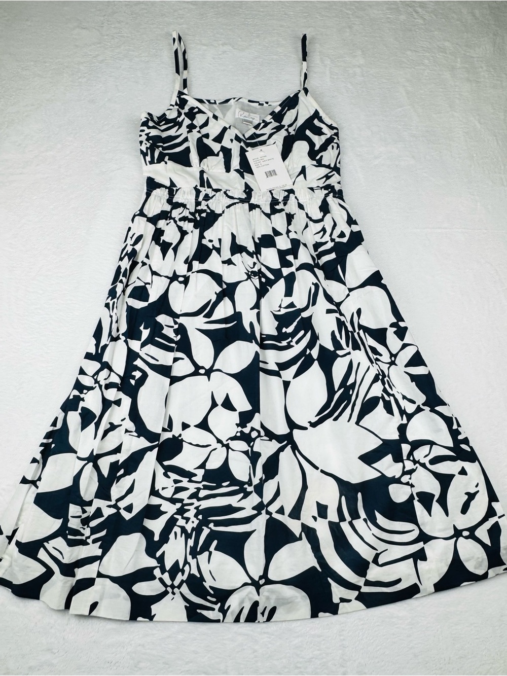 Robin Howe NWT dress. Size 6. Navy/ white. Brand new.